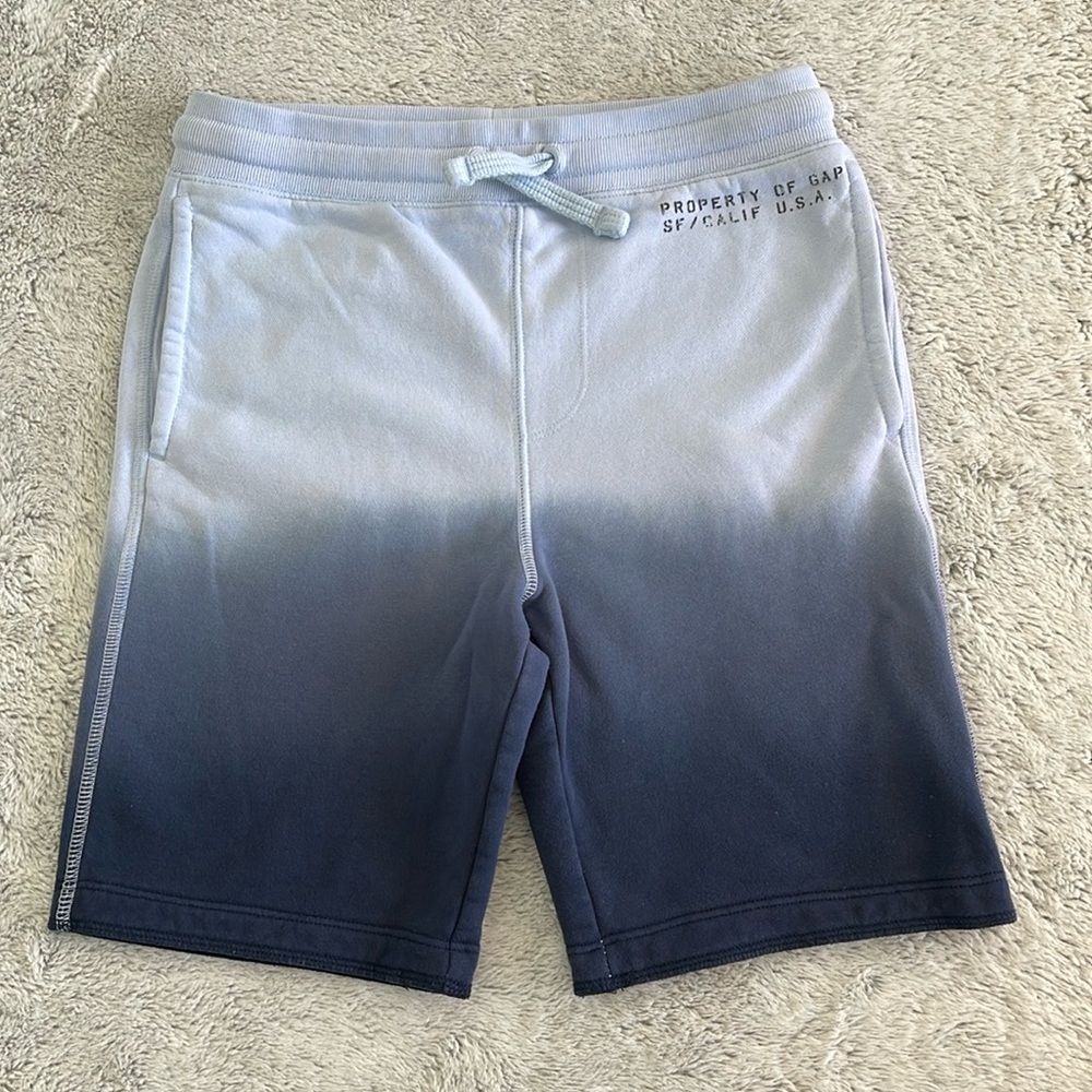 Gap Blue Ombre boys pocketed  Shorts  SZ XL  fleece lined
Drawstring waist